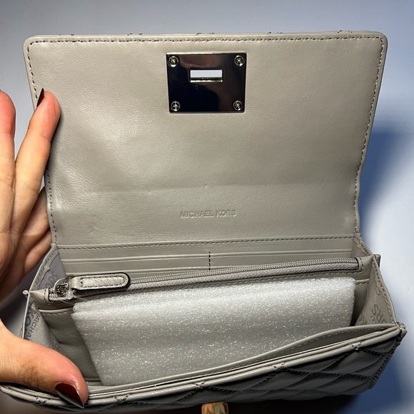 🩶NWT MICHAEL KORS WALLET🩶 - Picture 3 of 7